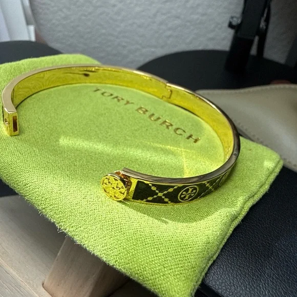 Tory Burch Black Enamel & Gold Logo Hinged Bangle - Picture 4 of 4